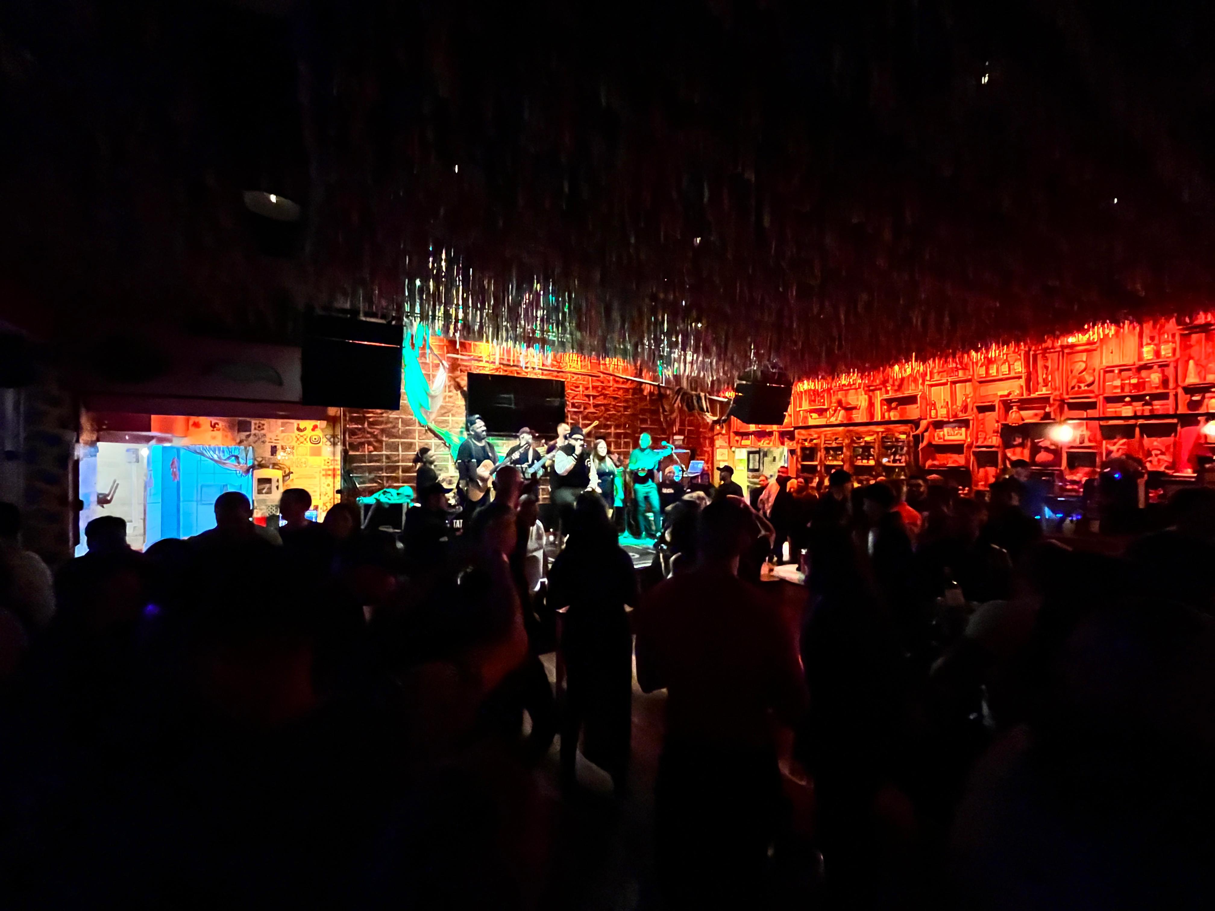 Personas disfrutando Night Crawl